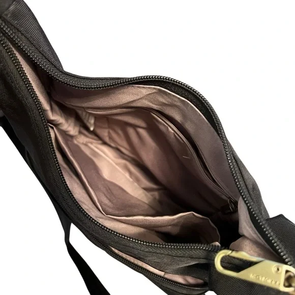 Travelon Black Anti-Theft Crossbody Bag RFID Security Organizer Pockets - Picture 4 of 6